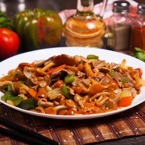 Грибы опята со свининой и овощами (42)